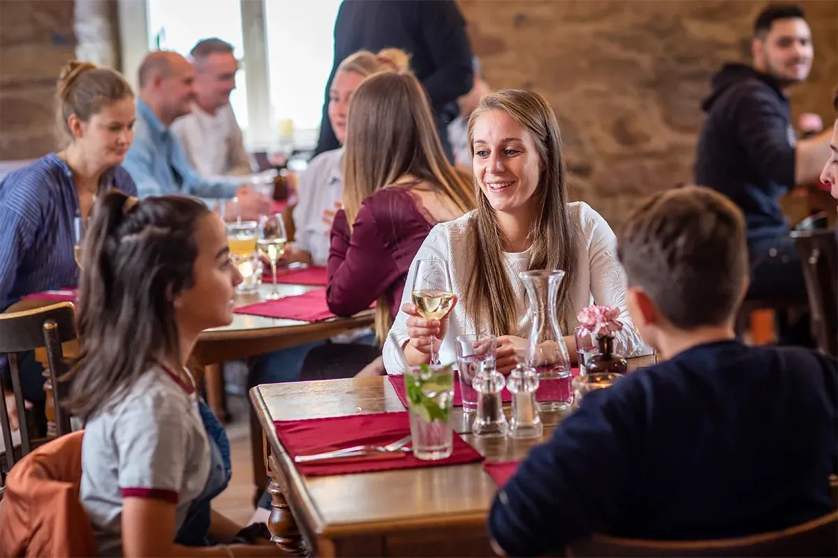 Gemeinsam essen im Kartoffelhaus Freiburg